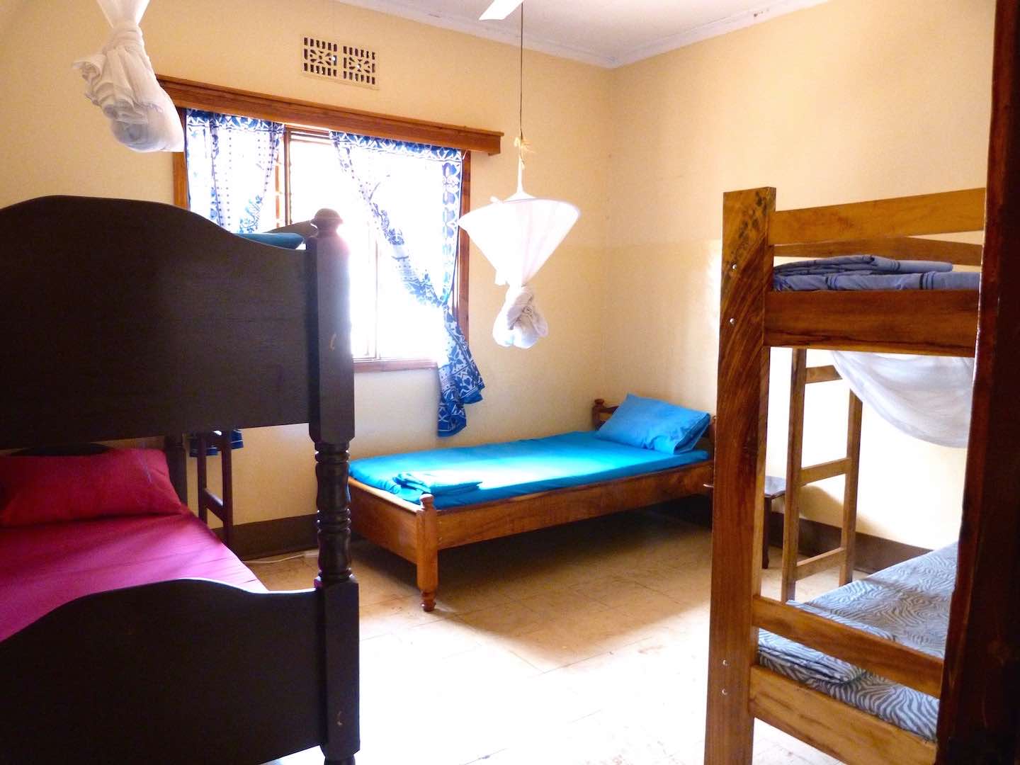 Rafiki Backpackers 5 Bed Mixed Dormitory